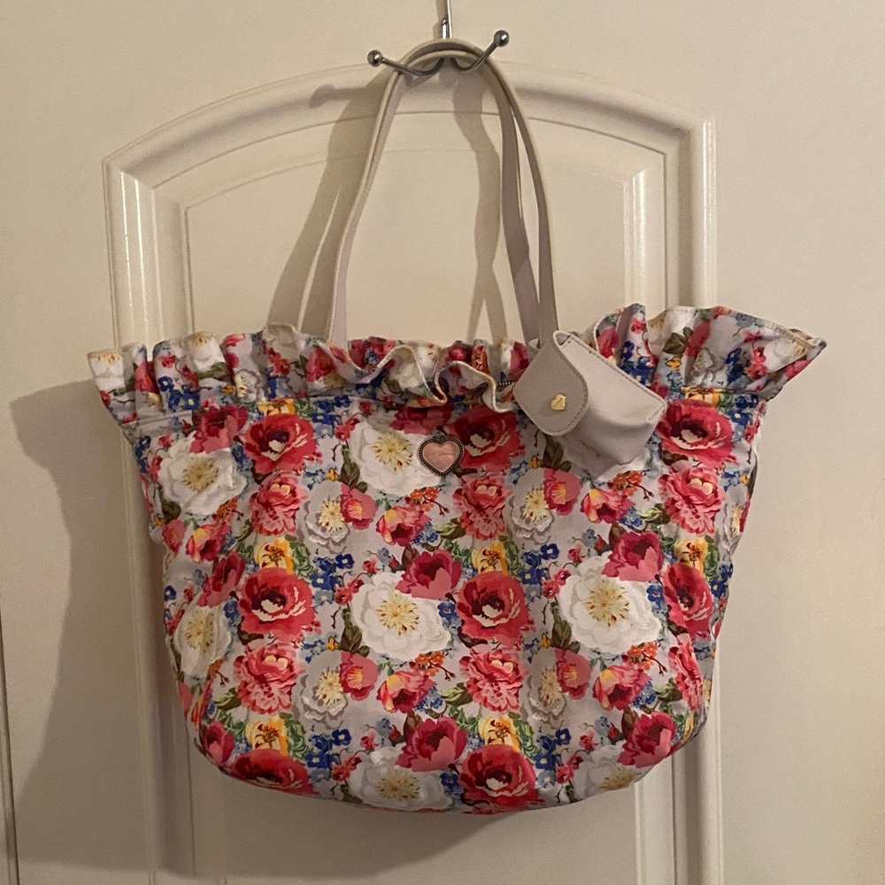 Betsy Johnson floral tote bag new!